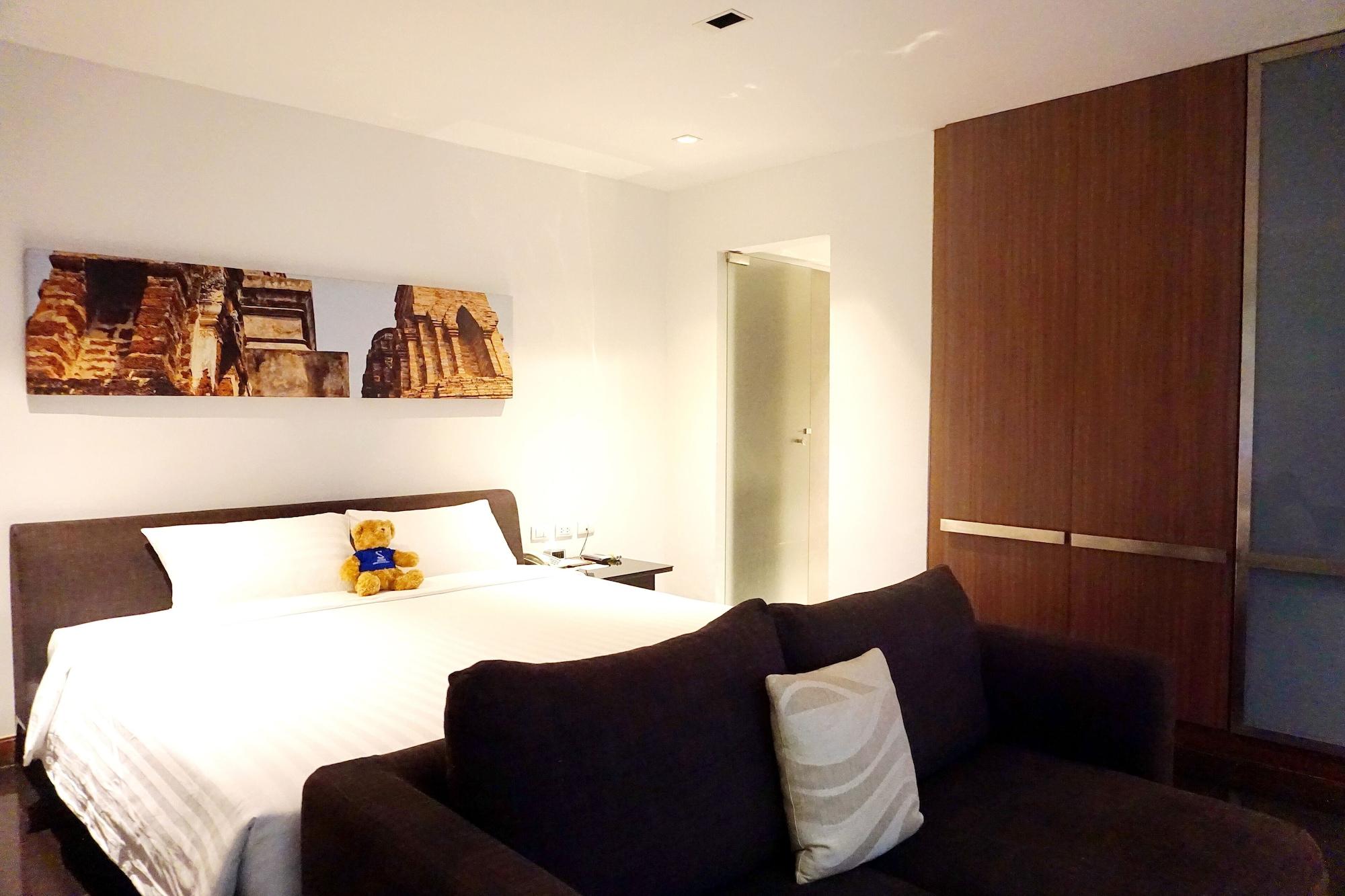S33 Compact Sukhumvit Hotel Банкок Екстериор снимка