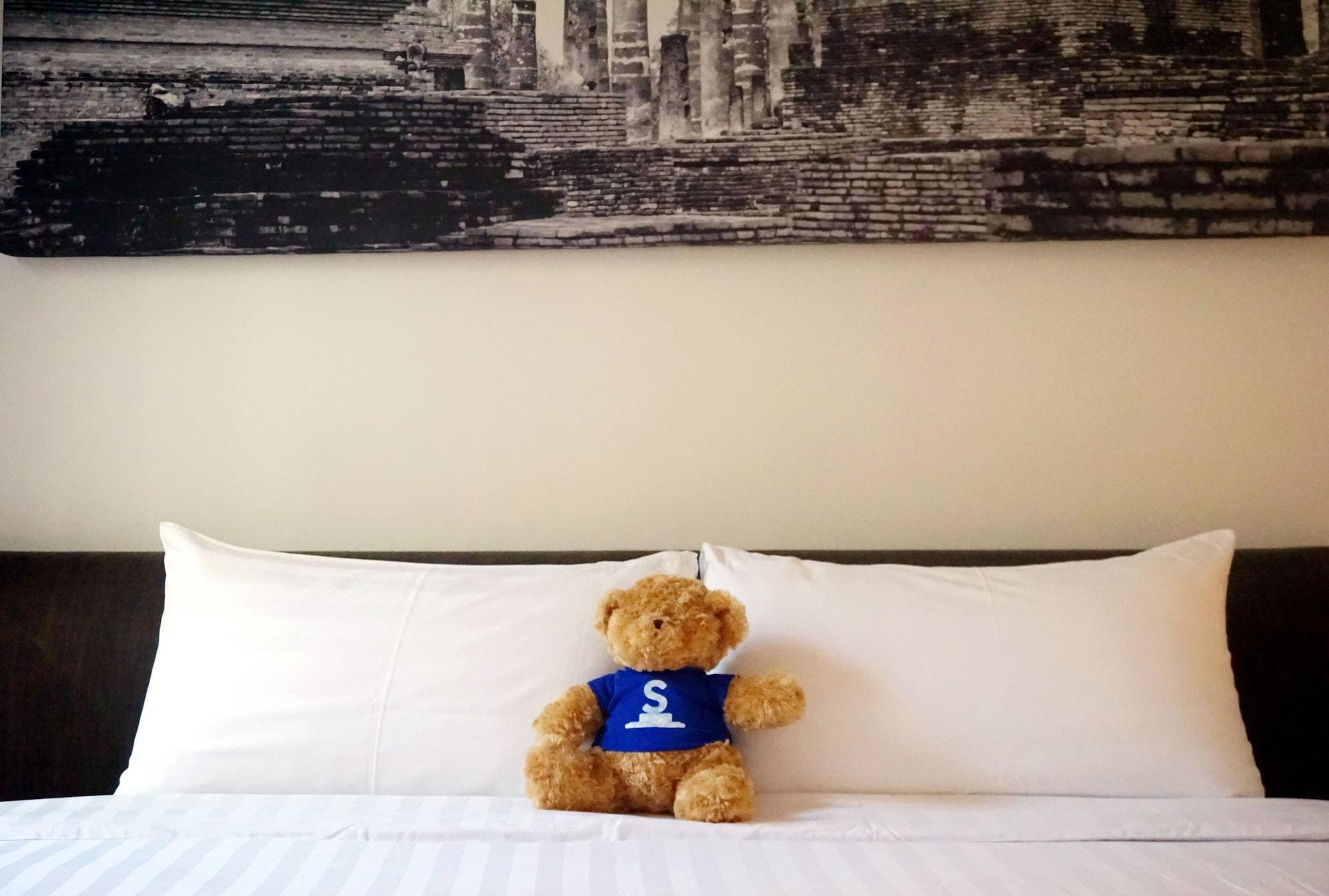 S33 Compact Sukhumvit Hotel Банкок Екстериор снимка