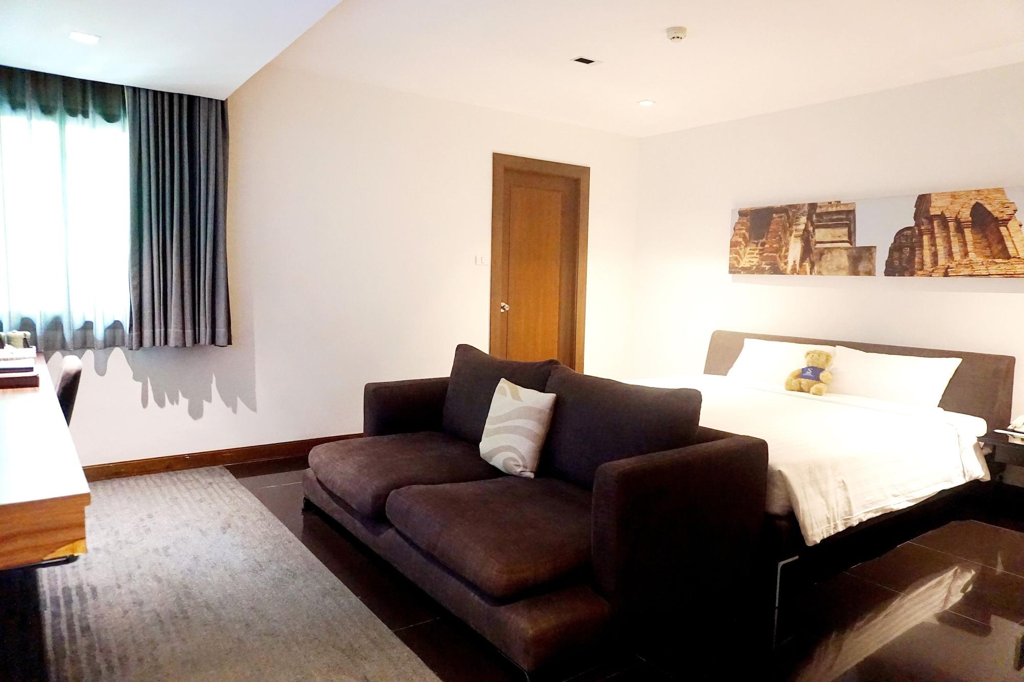 S33 Compact Sukhumvit Hotel Банкок Екстериор снимка