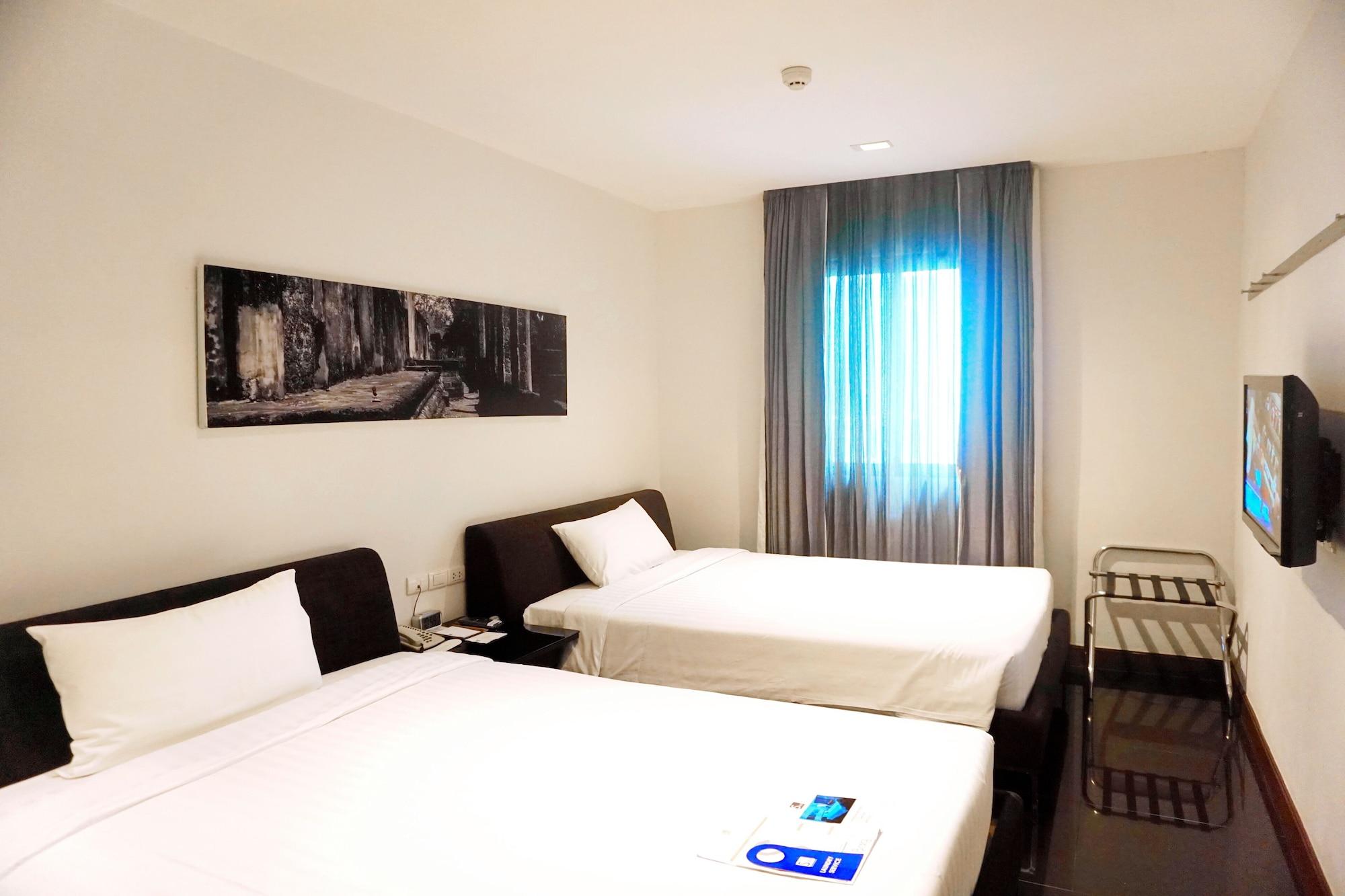 S33 Compact Sukhumvit Hotel Банкок Екстериор снимка