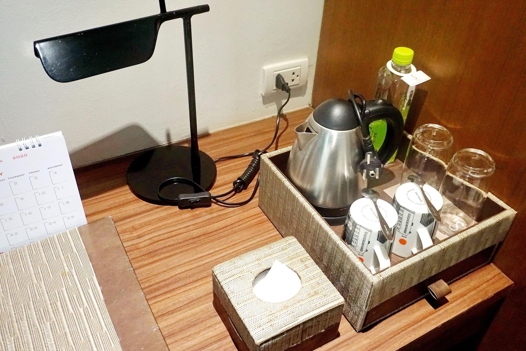 S33 Compact Sukhumvit Hotel Банкок Екстериор снимка