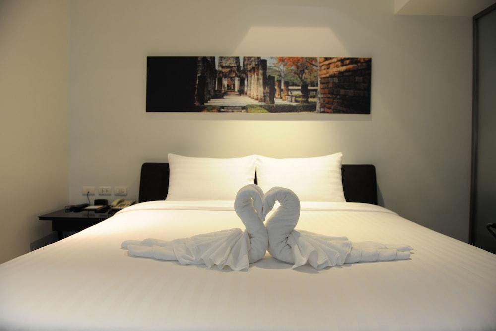 S33 Compact Sukhumvit Hotel Банкок Екстериор снимка
