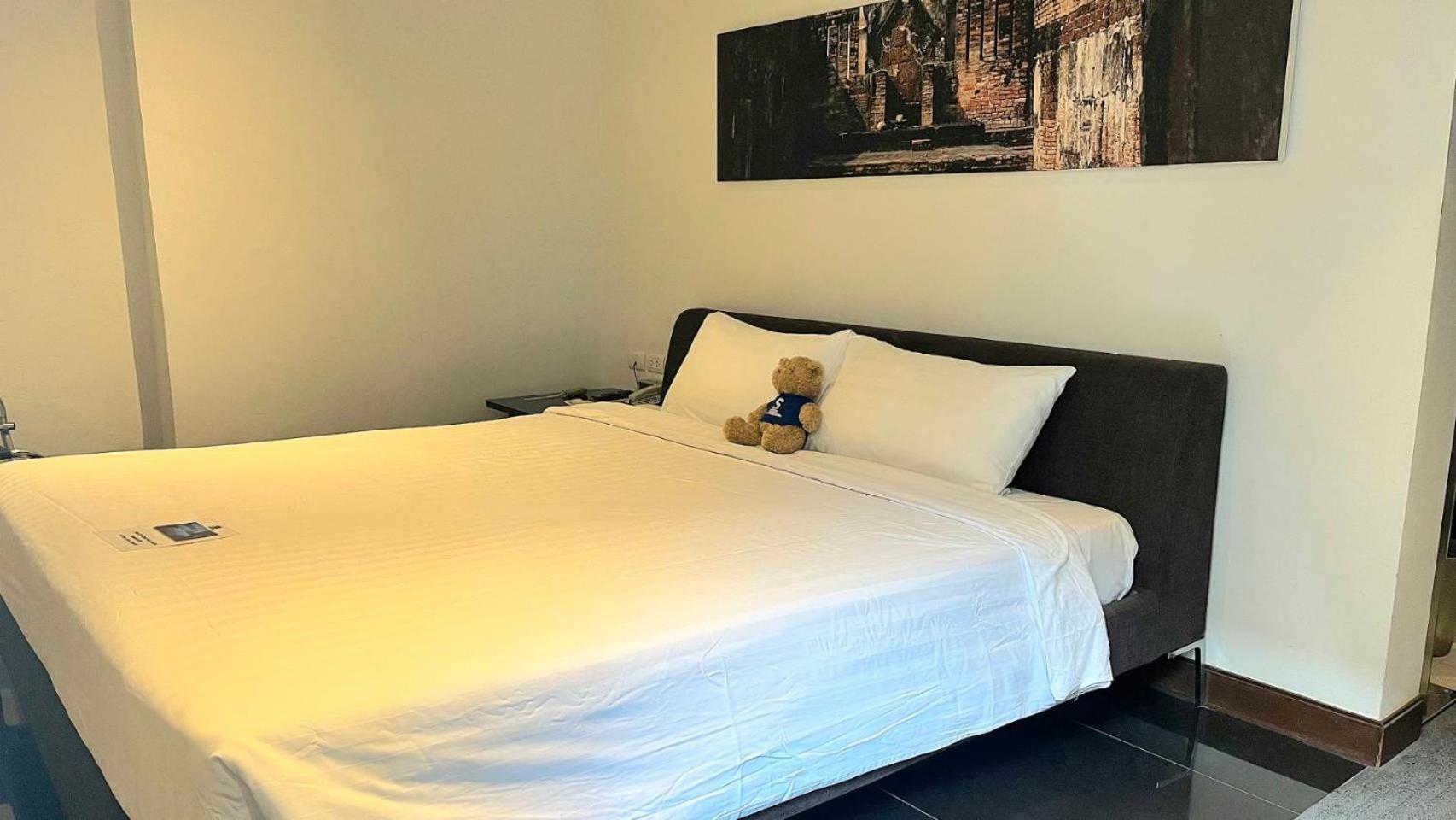 S33 Compact Sukhumvit Hotel Банкок Екстериор снимка